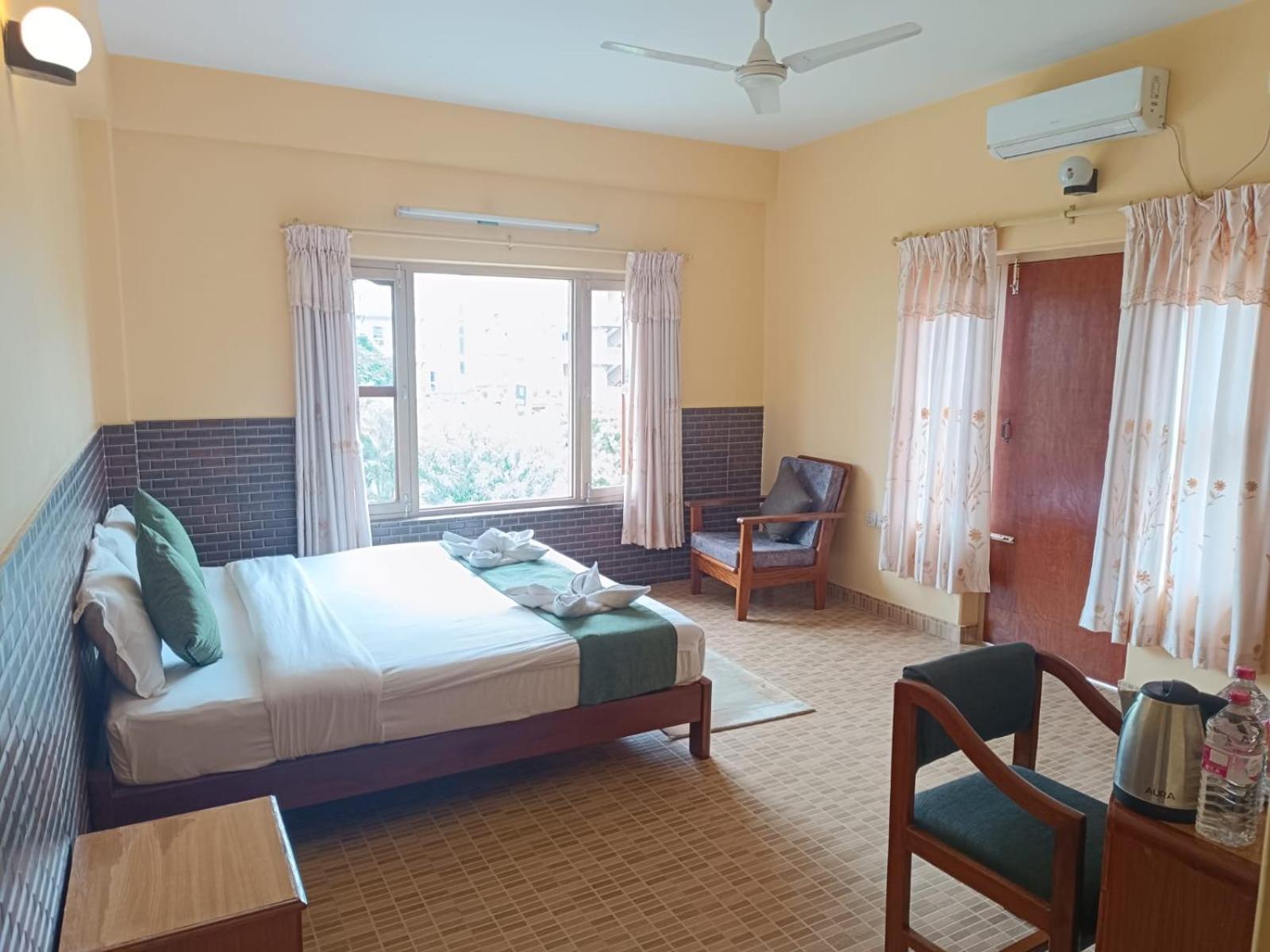The Mountain House Otel Pokhara Dış mekan fotoğraf