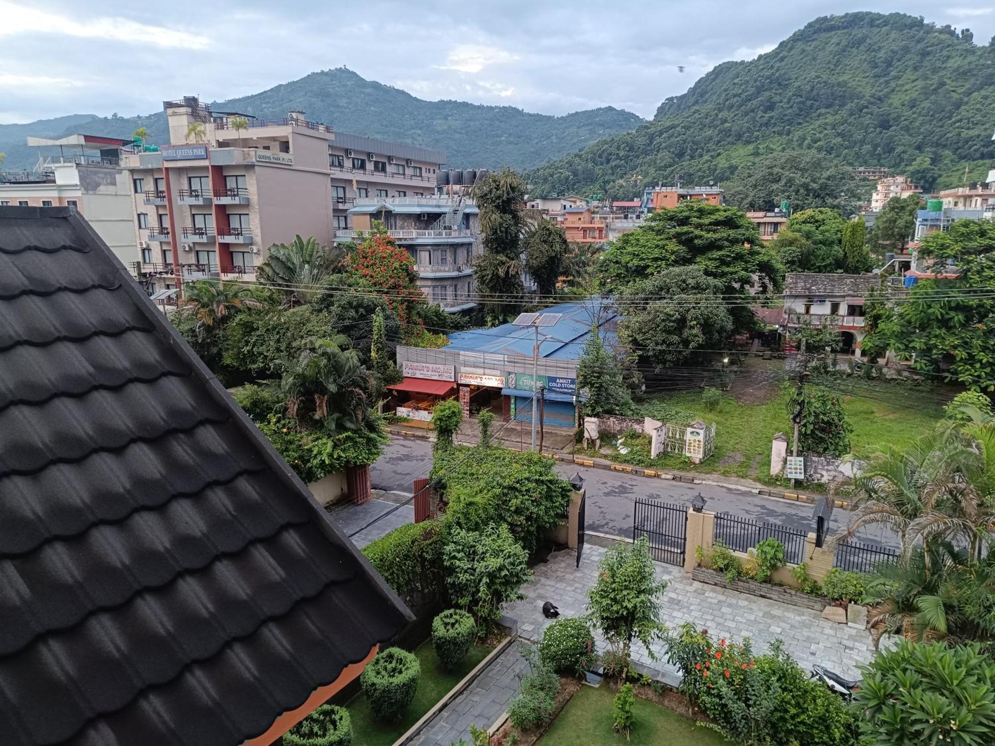 The Mountain House Otel Pokhara Dış mekan fotoğraf